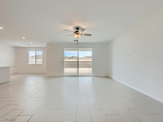 2926 MOULIN HEIGHTS ST, LAS VEGAS, NV 89156, photo 4 of 28
