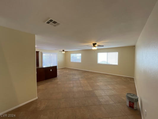 2081 HOCUS POCUS PL, HENDERSON, NV 89002, photo 4 of 31