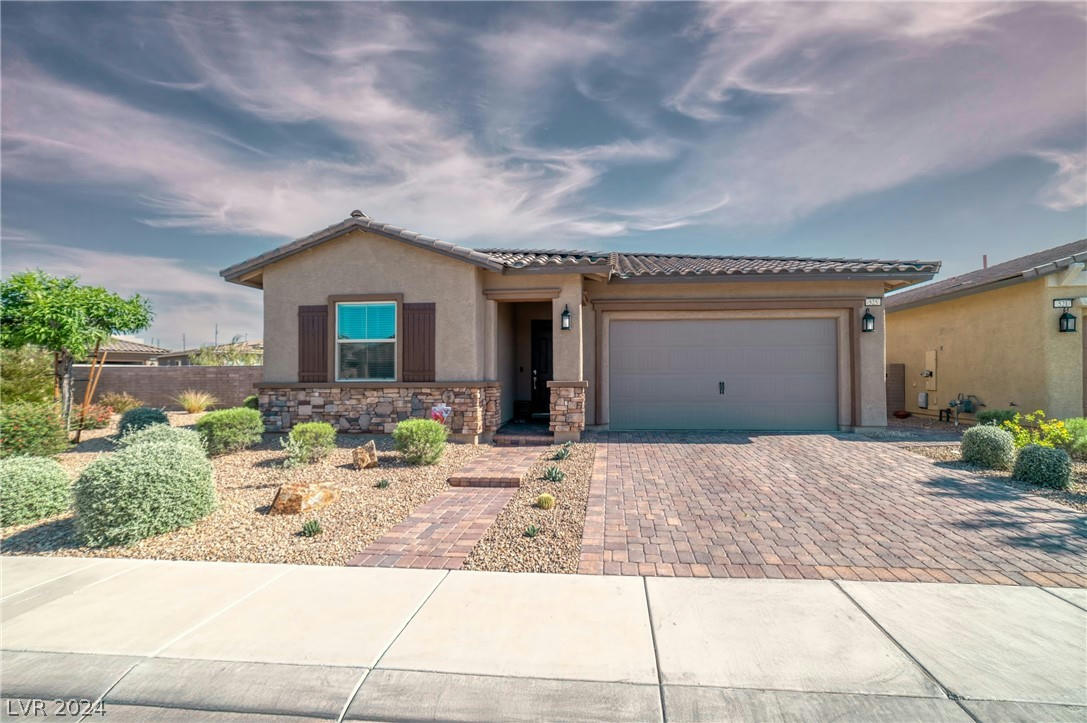 525 OPEN HILL AVE, HENDERSON, NV 89011, photo 1 of 33