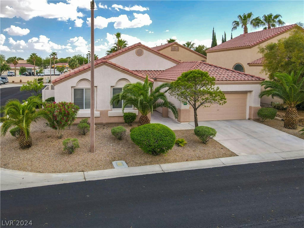 8001 PAINTED CLAY AVE, LAS VEGAS, NV 89128, photo 1 of 39